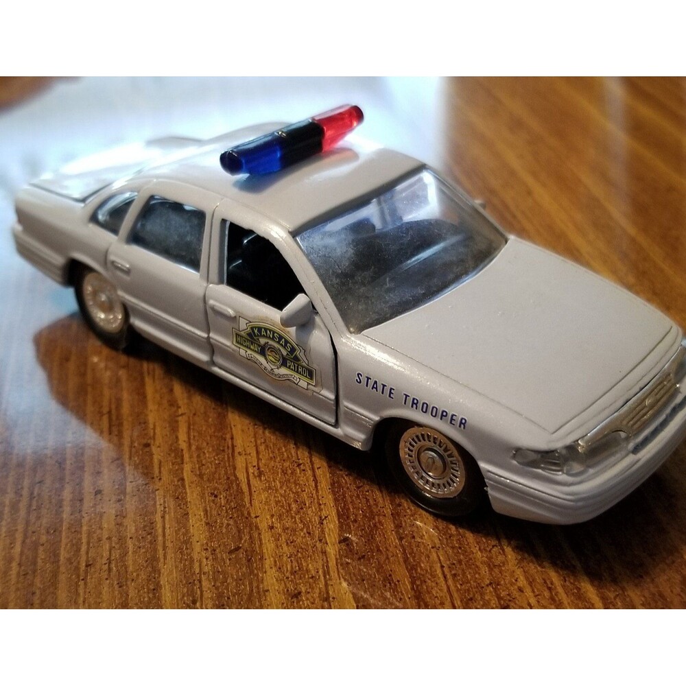 Kansas Highway Patrol Road Champs die cast police car 1:43 scale